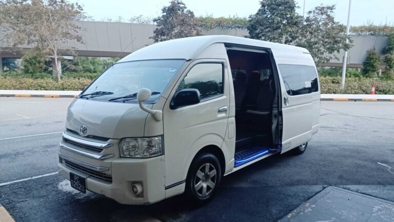 13 seater maxicab singapore